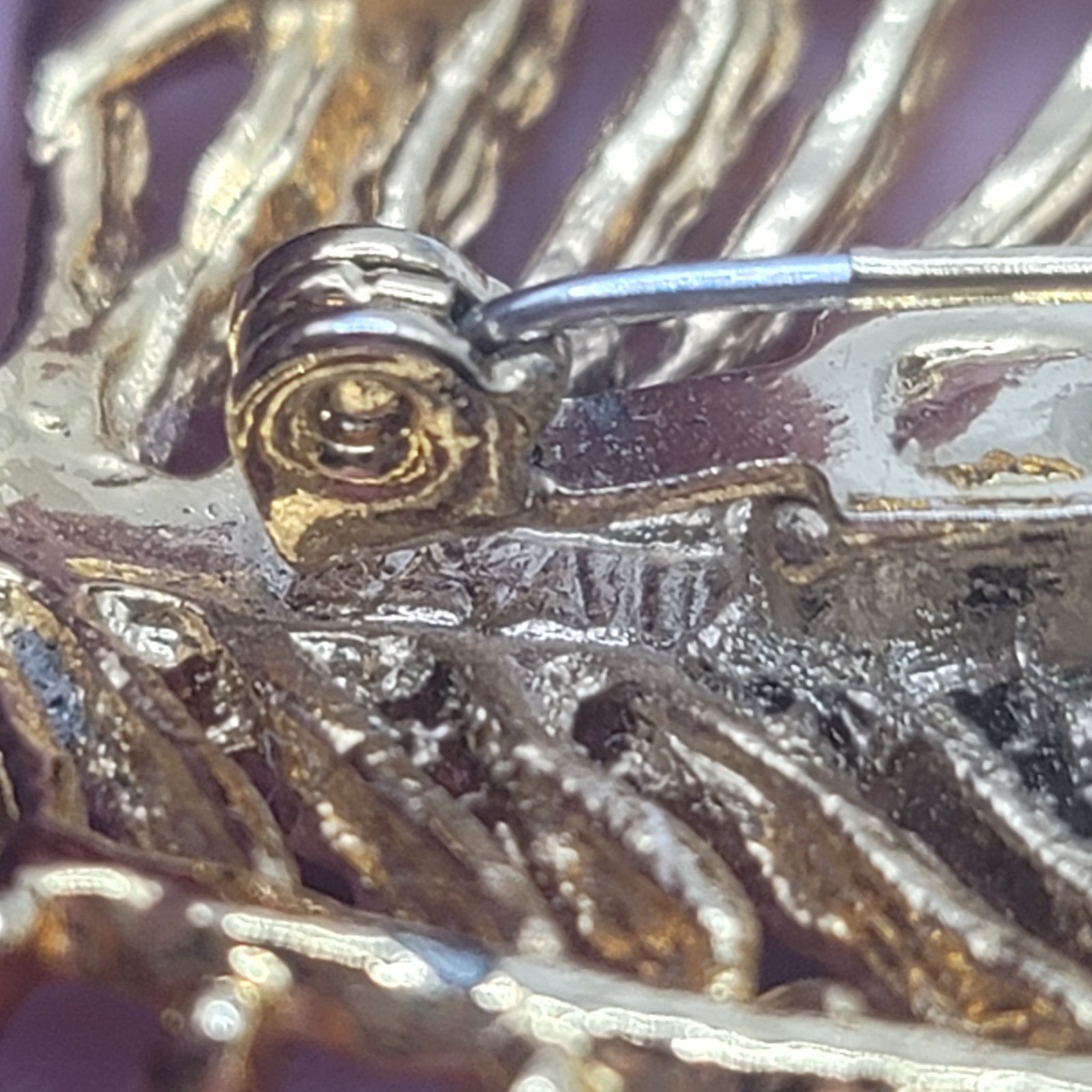 Vintage Gold-Tone Leaf Brooch Signed by Unknown Maker – Mid-Century Style Pin