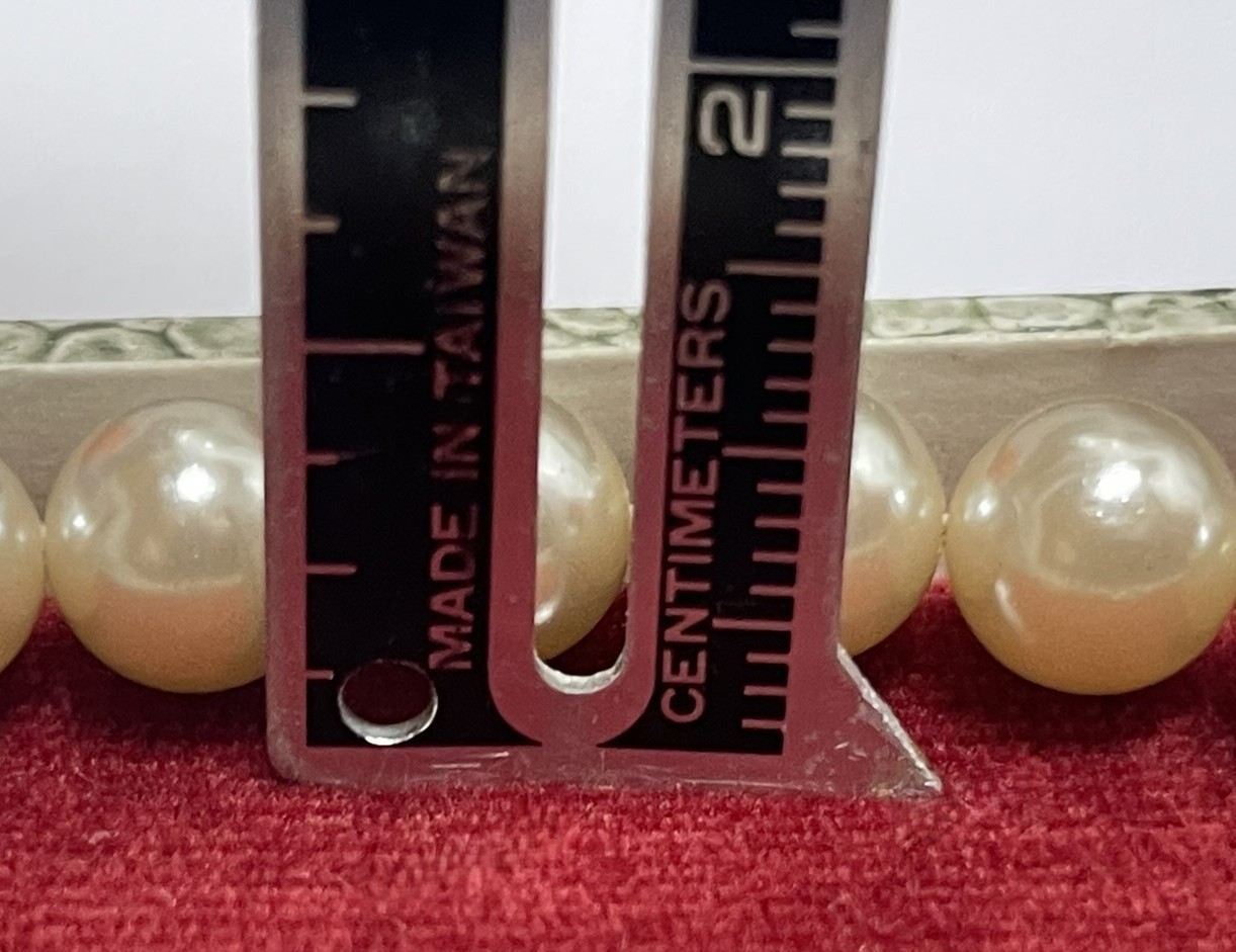 Vintage Double‑Strand Faux Pearl Sweater Guard – Japan Nissei Co. – Original Box