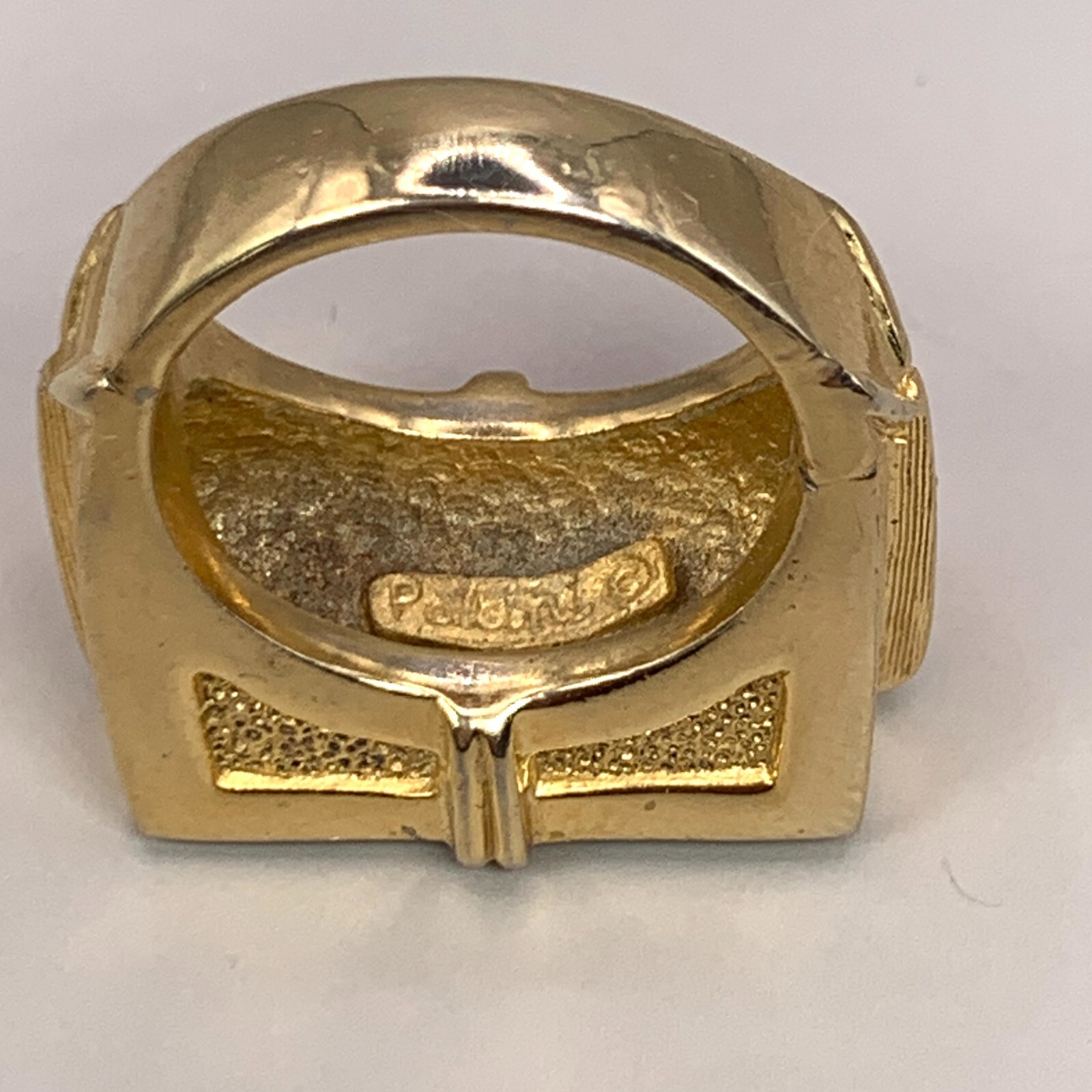 POLCINI Ring Vintage Enamel Heart Cocktail Costume Brushed Metal Gold Tone