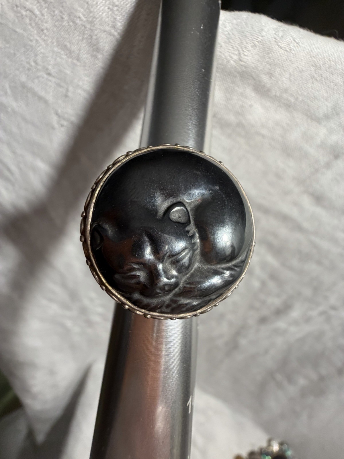 Vintage Silver 925 Sajen Size 8 Hematite Carved Sleeping Cat Ring