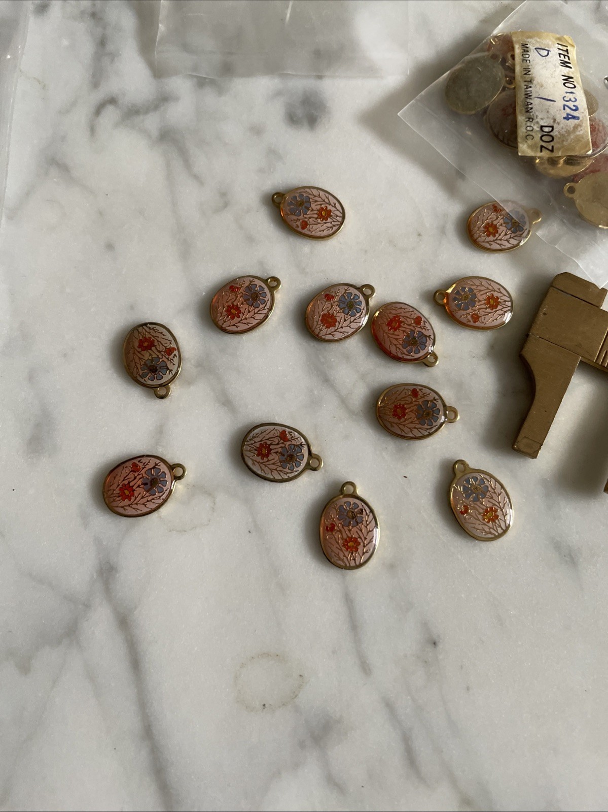 12 VTG Guilloche Enamel 12x10mm Charms