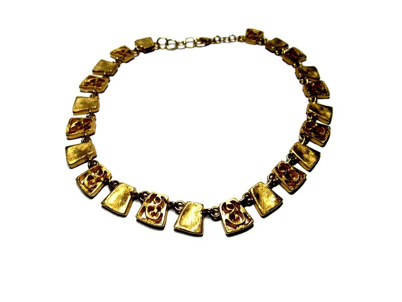 Vintage Choker Necklace Bright Gold Tone Trapezoid Geometric Chain Statement 18″