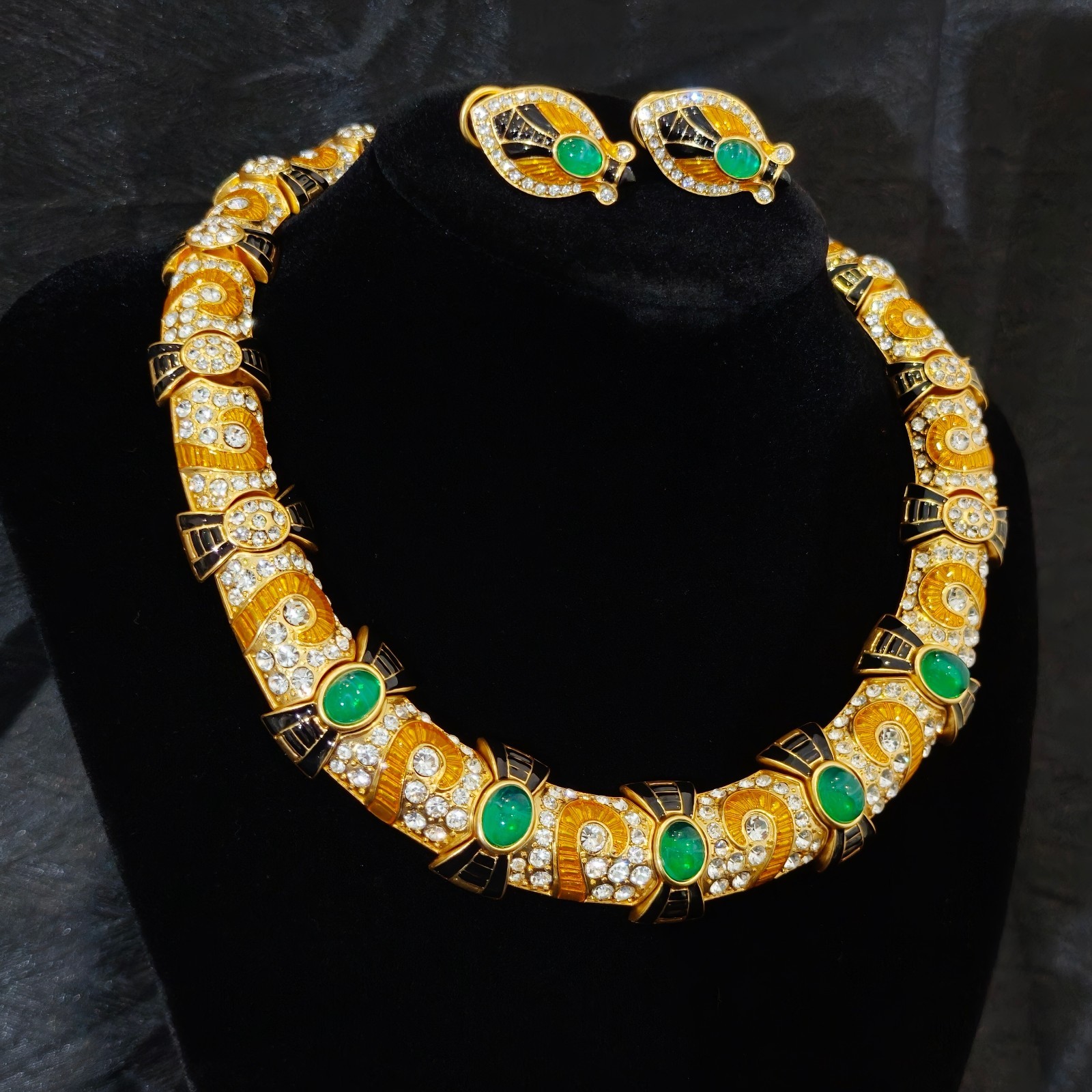 Vintage SAVAR.E Green Cabochon & Crystal Enamel Necklace & Earrings Set