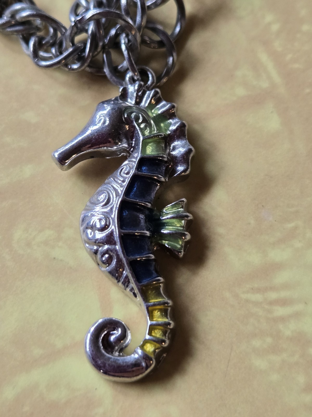 Under The Sea Vtg Silvertone Charm Necklace Fish Seahorse Crab Enamel Rhinestone