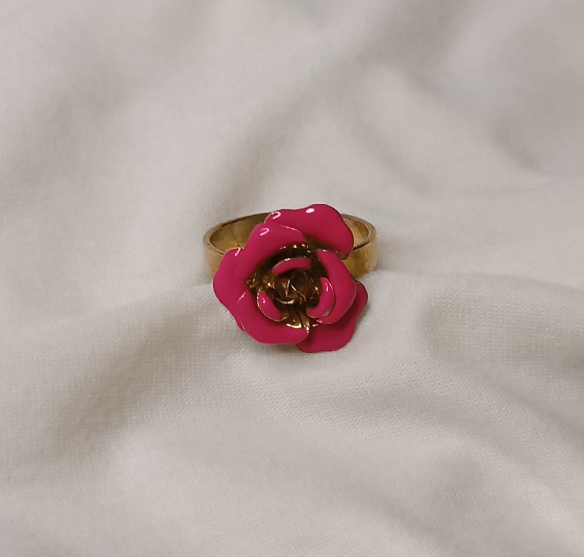 Vintage Rose Ring – Pink Enamel Flower – Size 9.5 – Metal Alloy Band