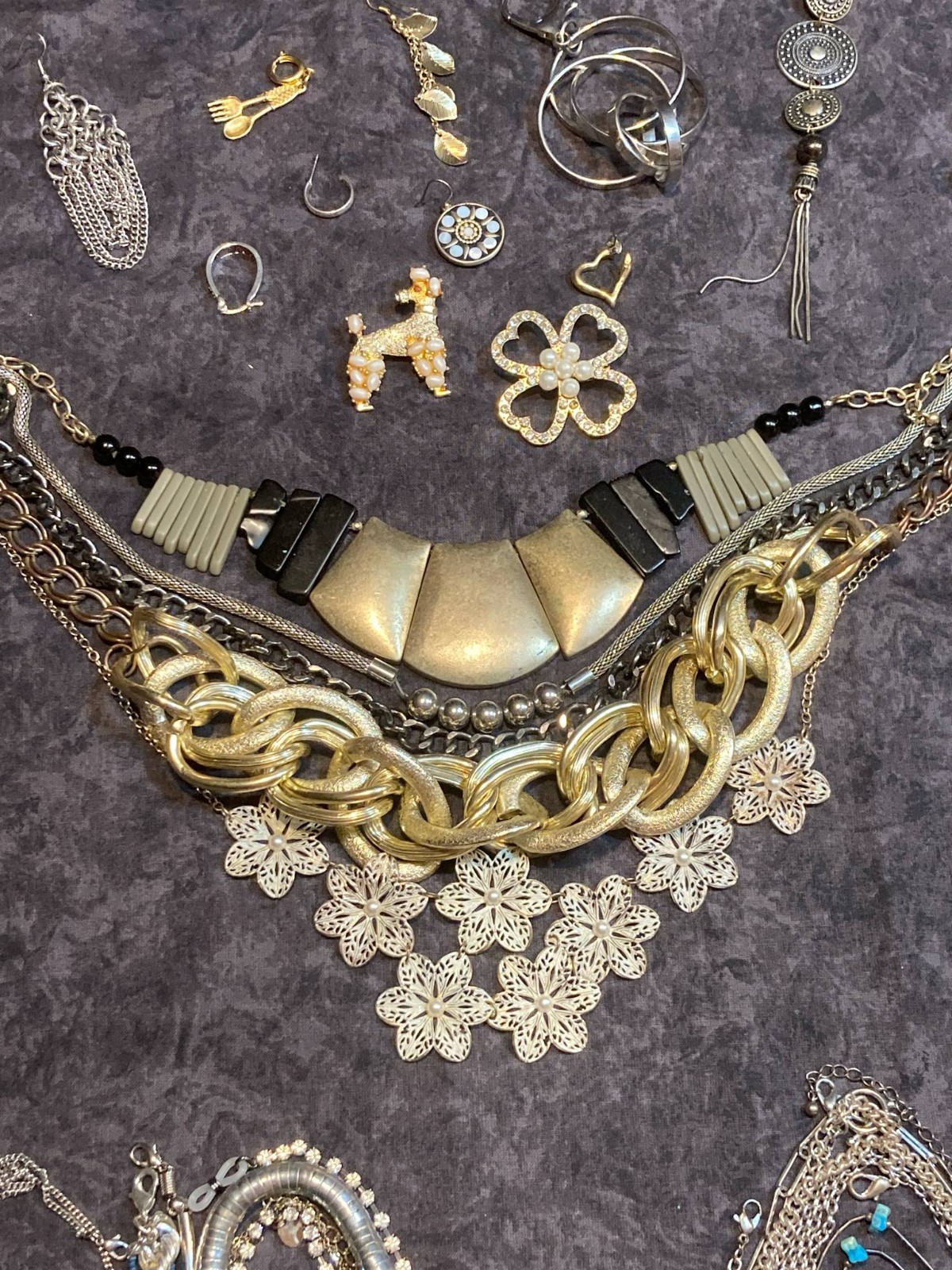 3 LB JEWELRY TREASURE HUNT Gold & Silver Tone, Rhinestones UNSEARCHED & UNTESTED