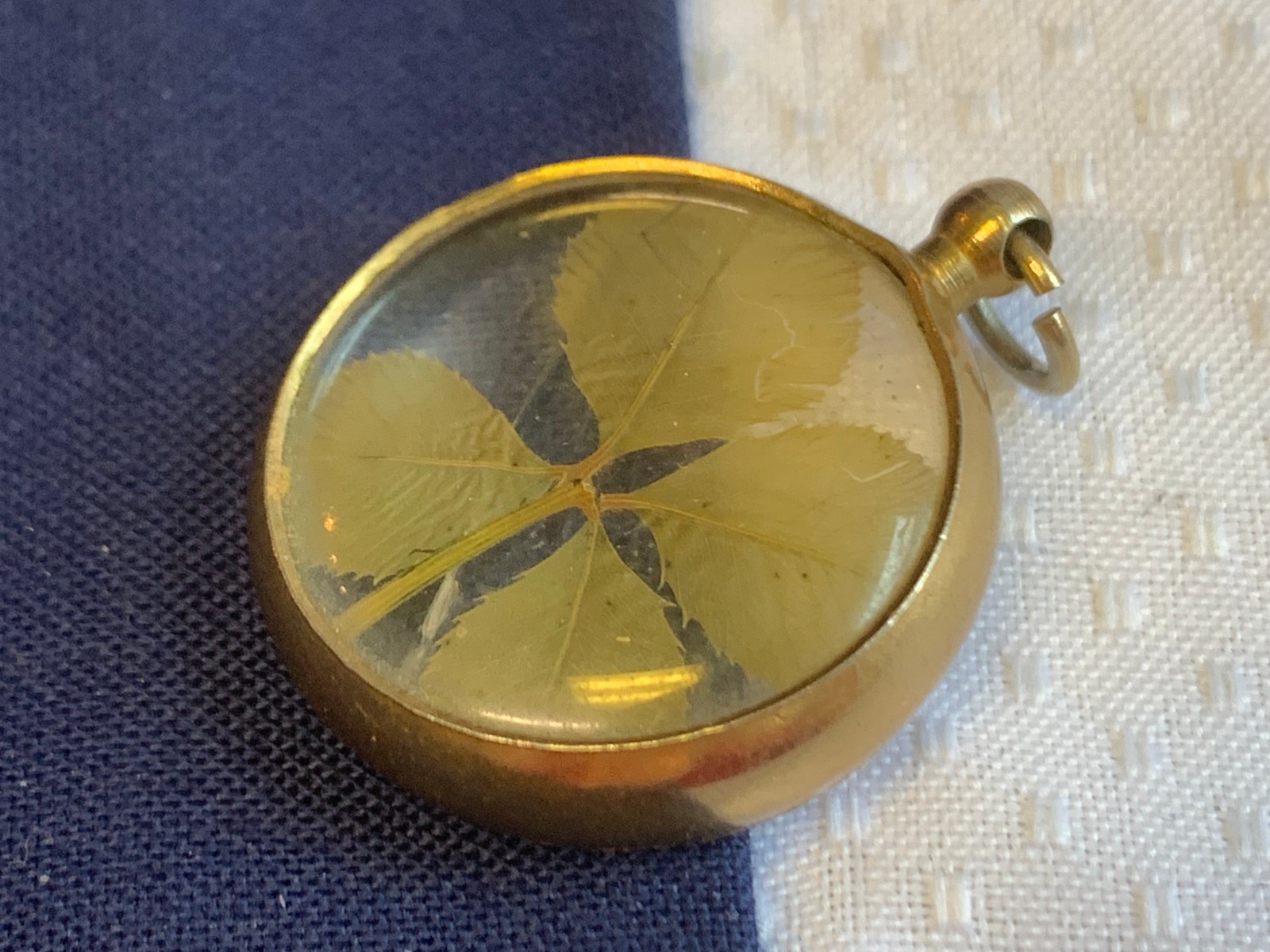 Vtg Encased 4 Leaf Clover Pendant Fob Costume Jewelry Good Luck Charm