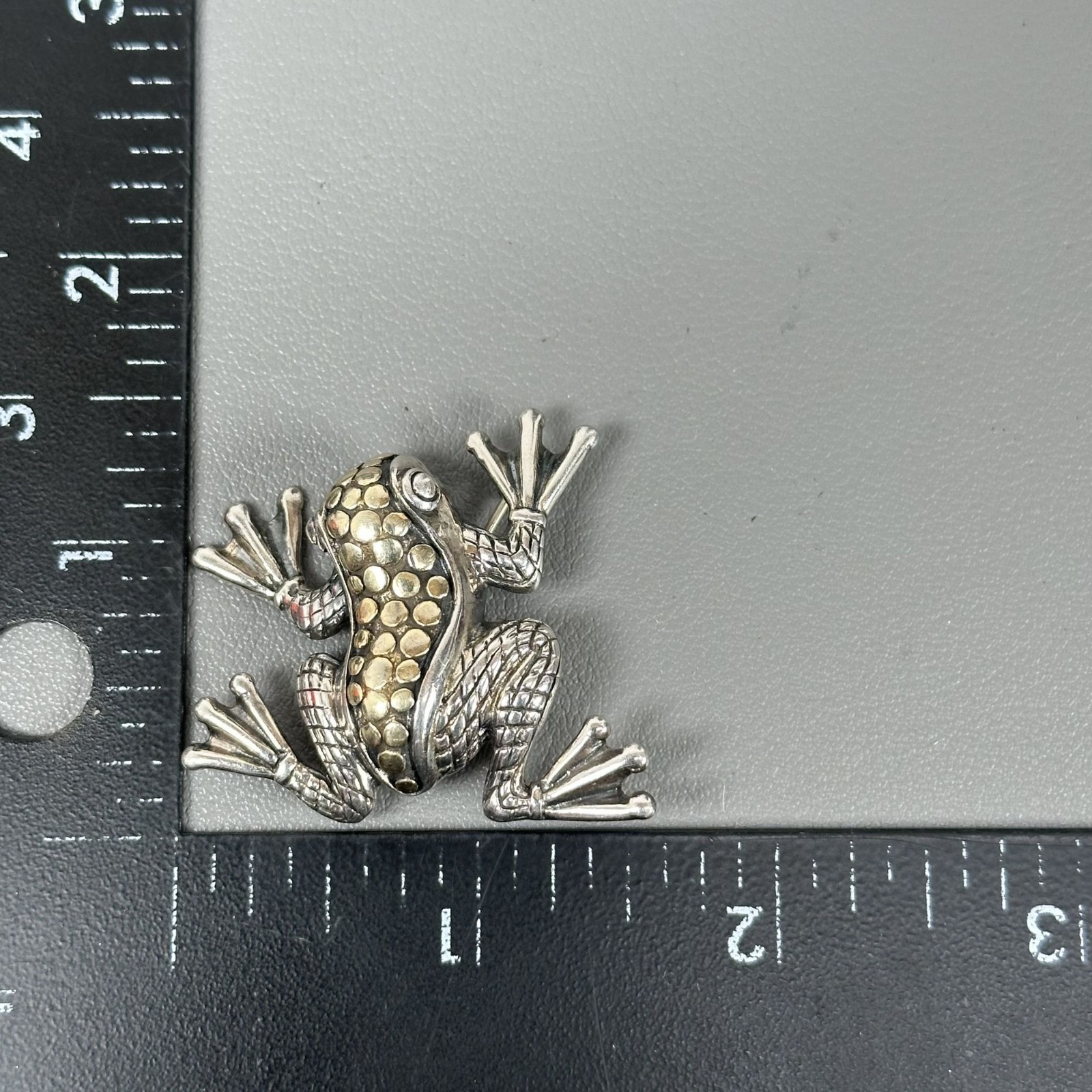 Vintage TH Thailand Sterling Silver & Brass Frog Animal Brooch Pin Textured 10g