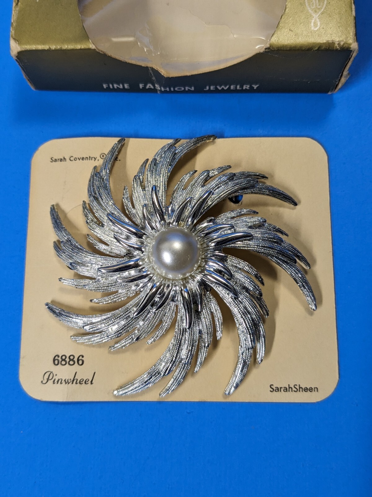 Vintage Sarah Coventry Silver Tone Pinwheel Sunburst Brooch Pin Faux Pearl