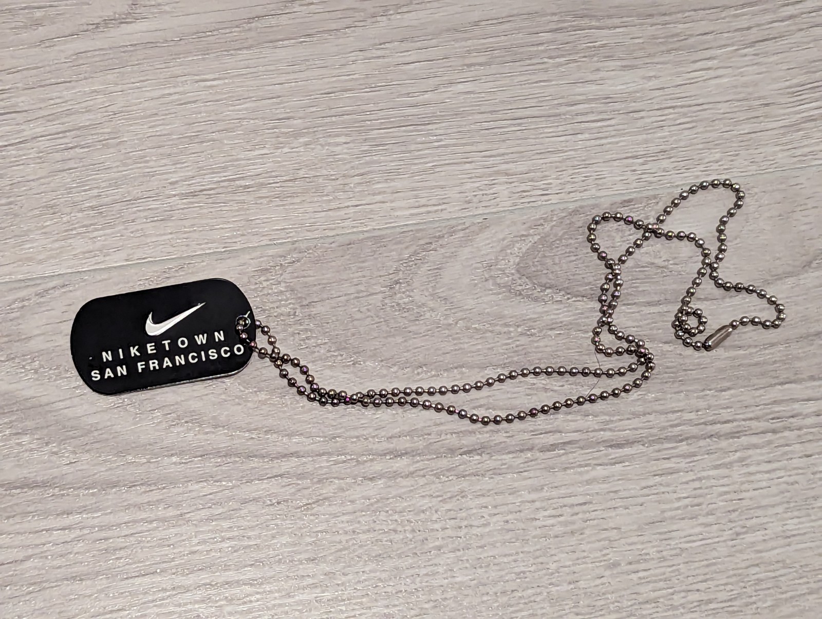 VINTAGE Y2K NIKETOWN SAN FRANCISCO DOG TAG NECKLACE pendant rare nikesf