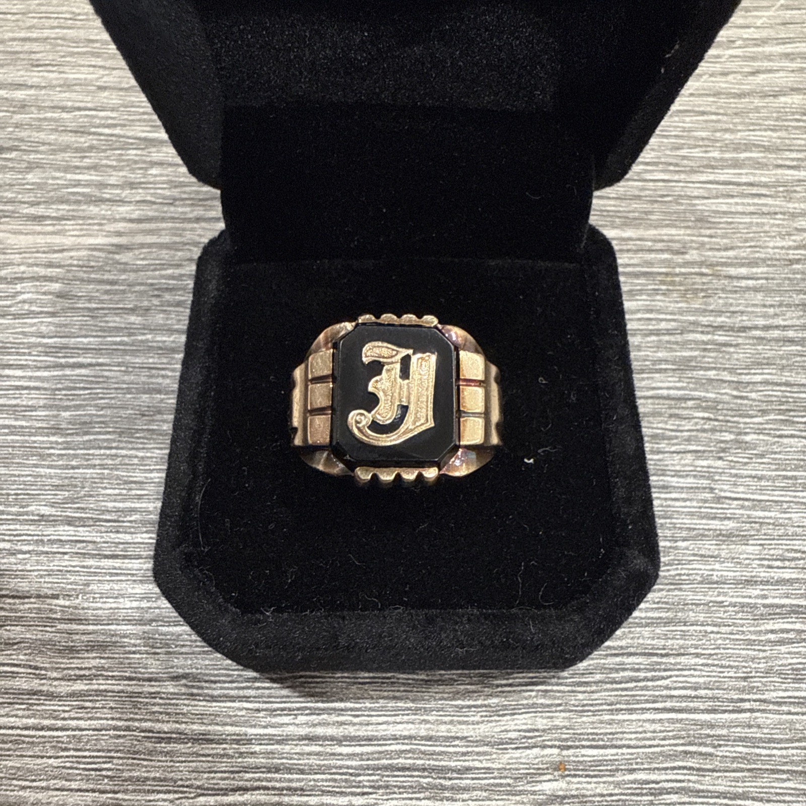 Vintage 10K Yellow Gold Black Onyx Signet Ring Monogram “J” 5.7 Grams Size 9