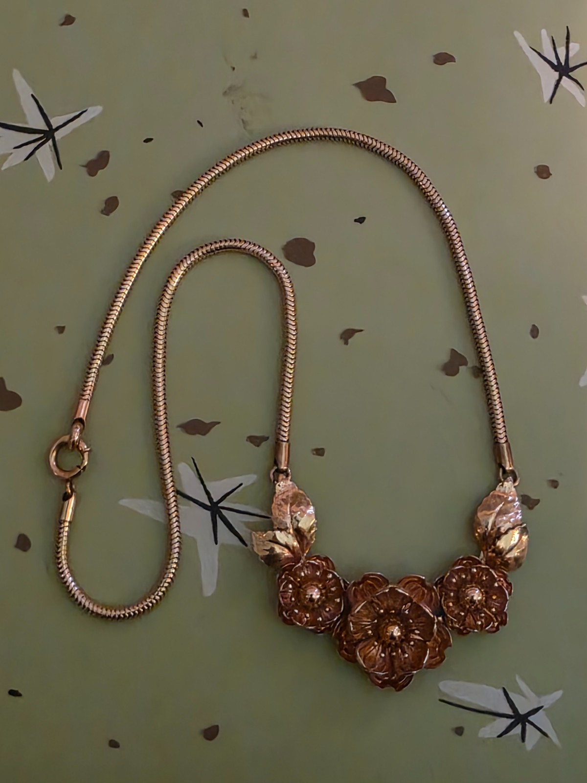 Vintage Krementz Signed 2 Tone Rose/Gold Dainty Flower Leaves Choker Necklace