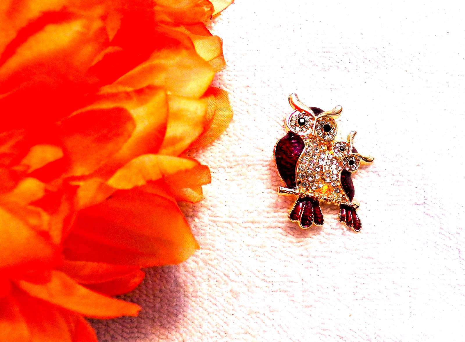 CLASSIC PIN BROOCH OWL AND BABY SOLITARY NOCTURNAL BIRD OF PREY RHINESTONES K13