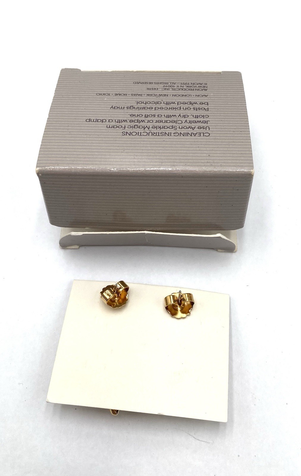 Vintage Avon Gold Tone Textured Long Pointed Dangle Drop Pierced Earrings Modern