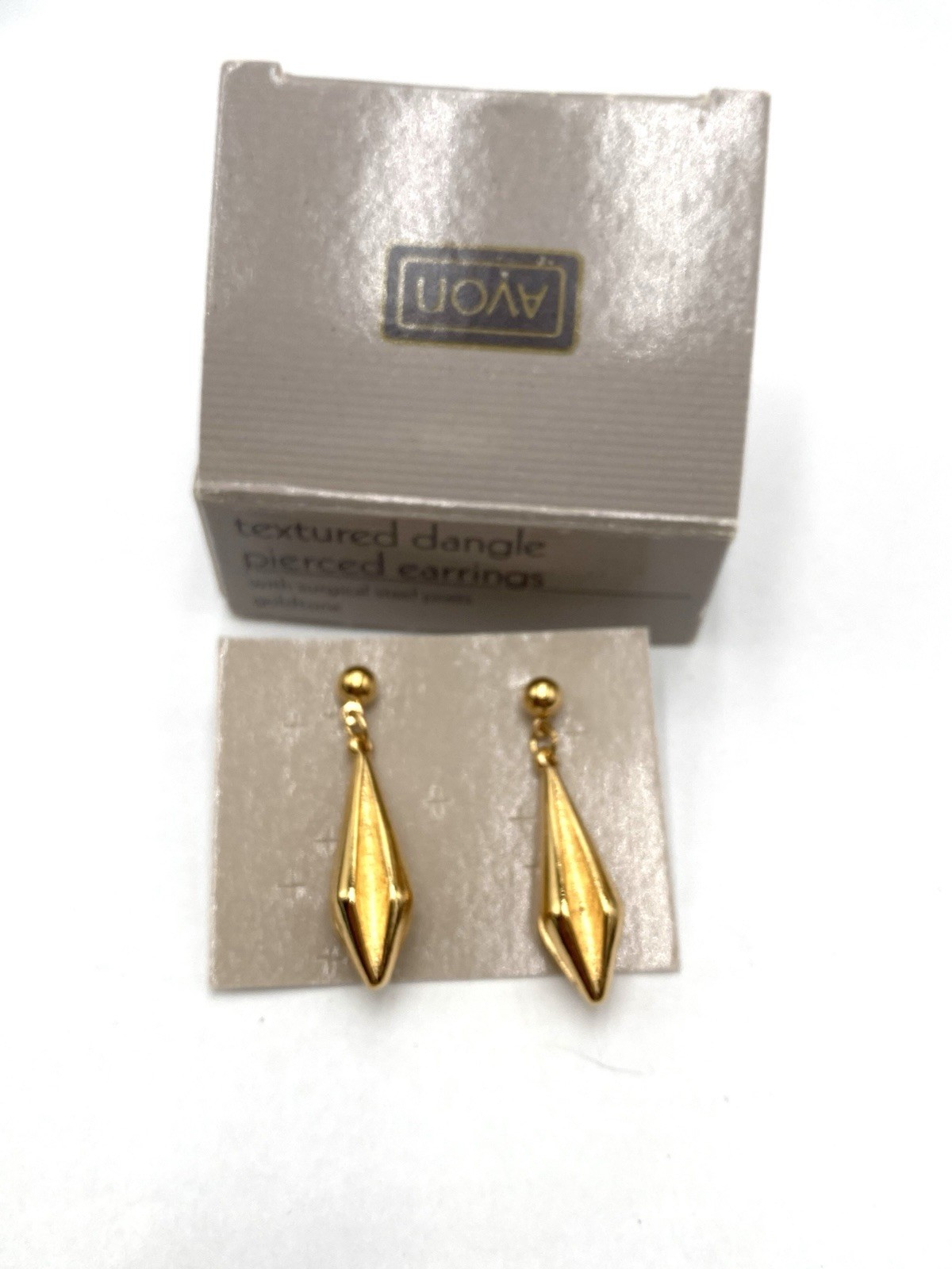 Vintage Avon Gold Tone Textured Long Pointed Dangle Drop Pierced Earrings Modern
