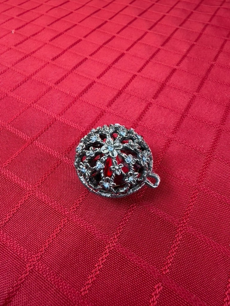 VTG Metal Silver & Red Floral Charm Opening Hinged Locket Pendant