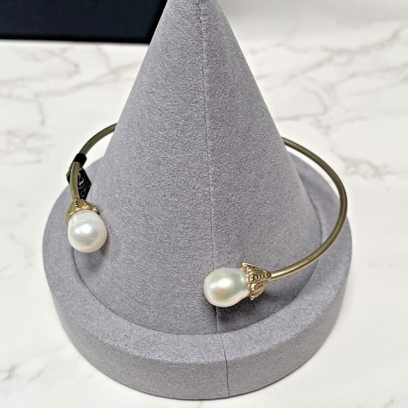 2 Chic Gold Tone Cuff Bracelet 2 Headed with Genuine Pearls NEW