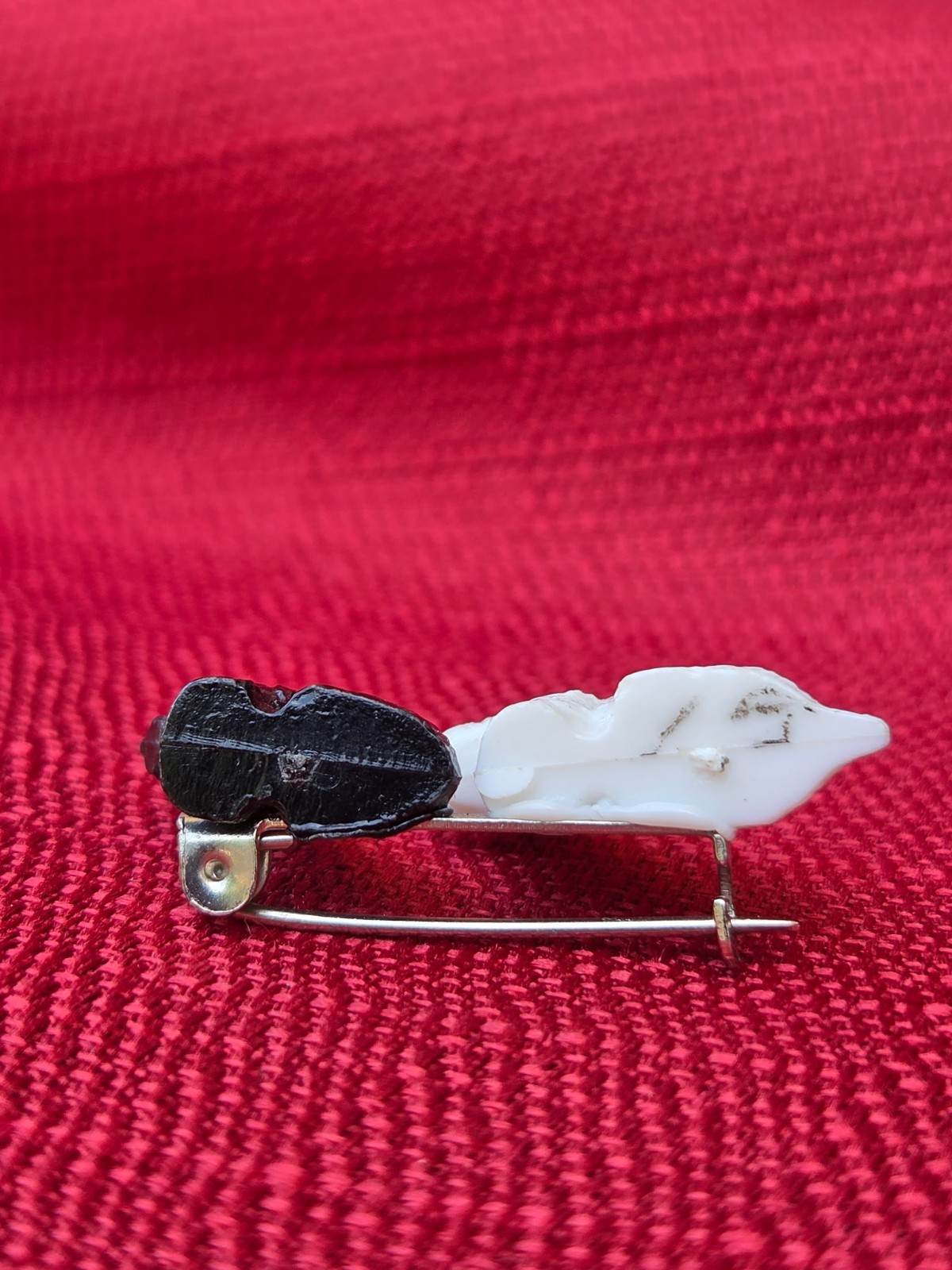 Old Black & White Scottish Terrier Pin Brooch Costume Jewelry Great Britain