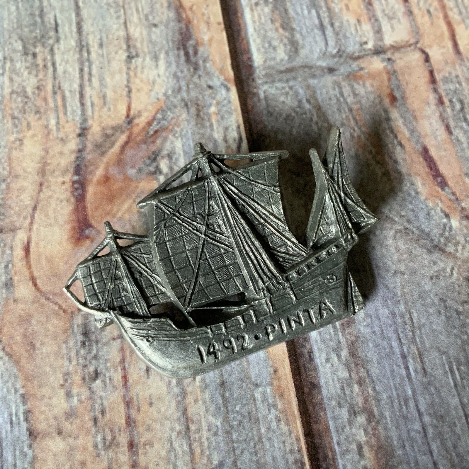 Signed EH 1992 Pewter Pinta ship brooch 1492 pilgrims