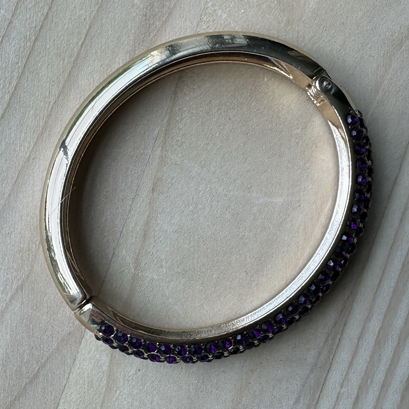 VTG Hinged Clamper Bracelet Size 6.5 Dark Purple Rhinestone Gold Tone Elegant