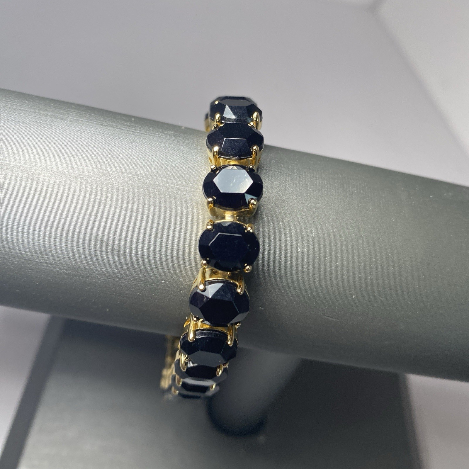 Vintage Jewelry Set black faceted ovals in goldtone Bracelet 7” & post Earrings