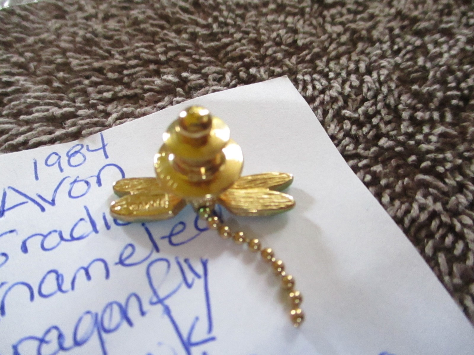 Avon Dragonfly Green / Blue Wings Dangle Bead Chain Body Lapel Pin – 1984