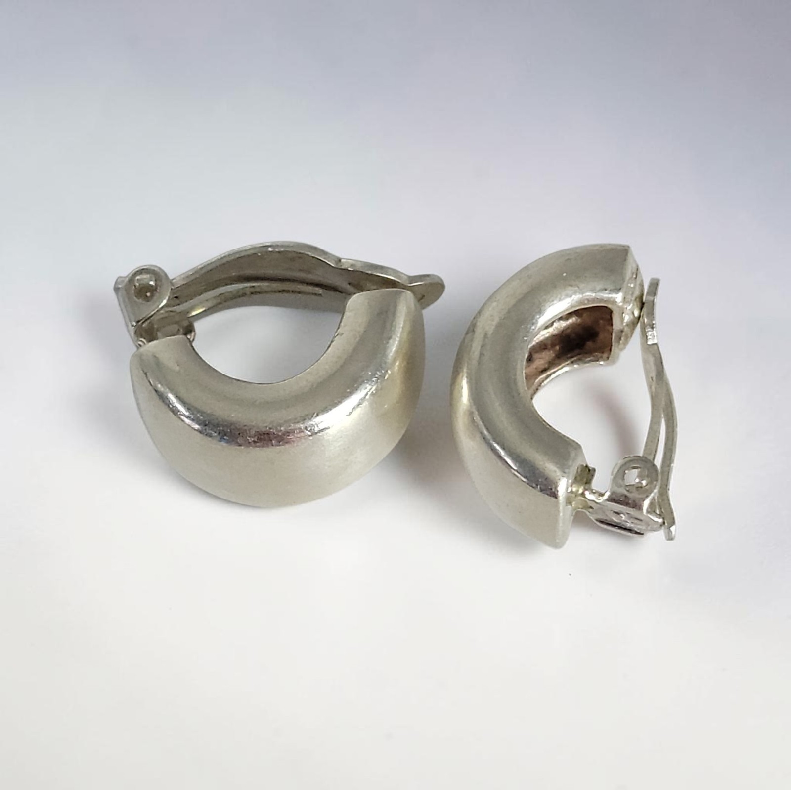 925 Sterling Silver Modernist Thick Domed Half Hoop Clip On 3/4″ Earrings 11.7g