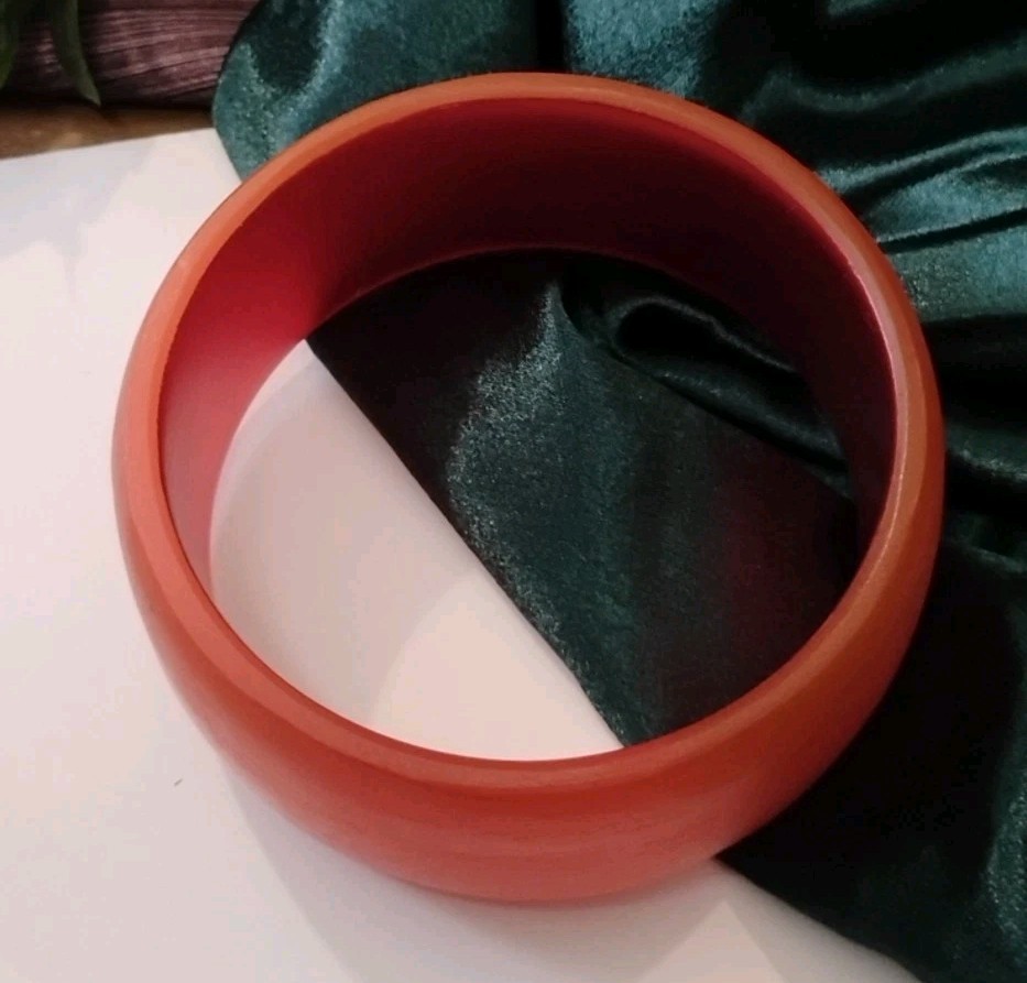 Vintage Orange Candy Toned Thick ACRYLIC/Lucite Bangle Bracelet!