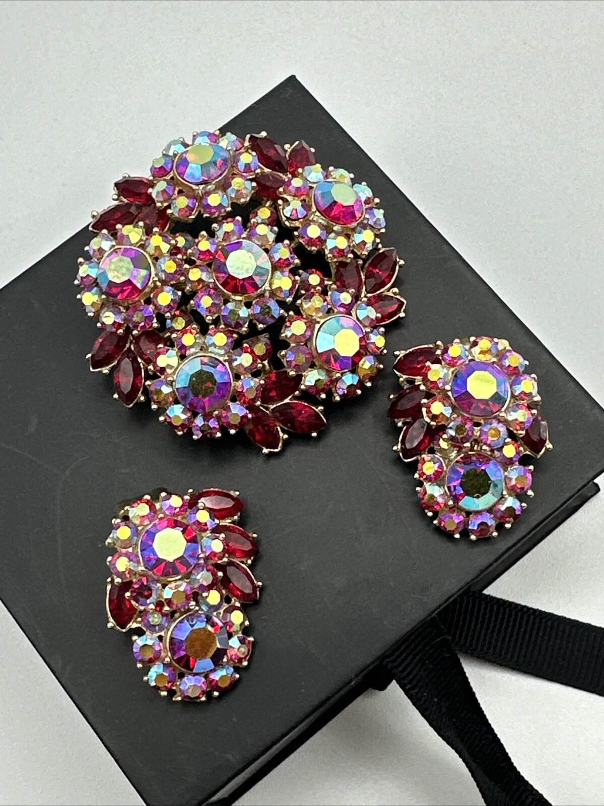 Vintage Rare Crown TRIFARI Red AB Rhinestone Contessa Brooch & Earring Set #791