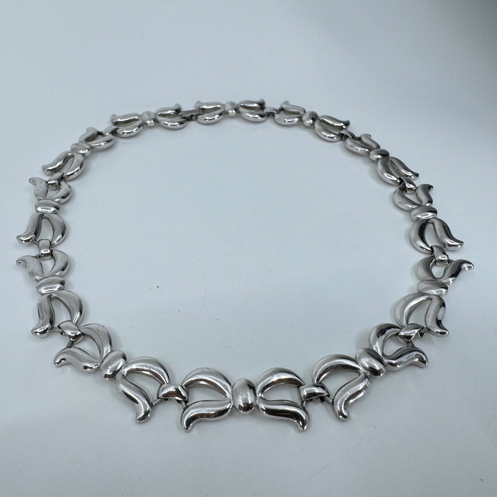 Monet Vintage Silver Tone Scroll Link Collar Necklace 15 Inch Bow Design