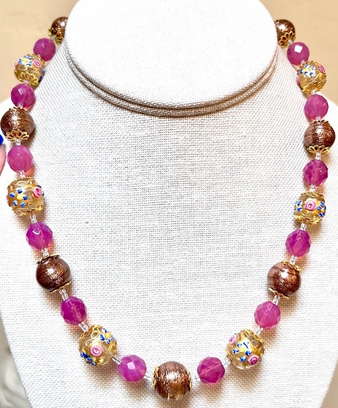STUNNING Antique Wedding Cake, Pink Opalescent & Aventurine Art Glass Necklace