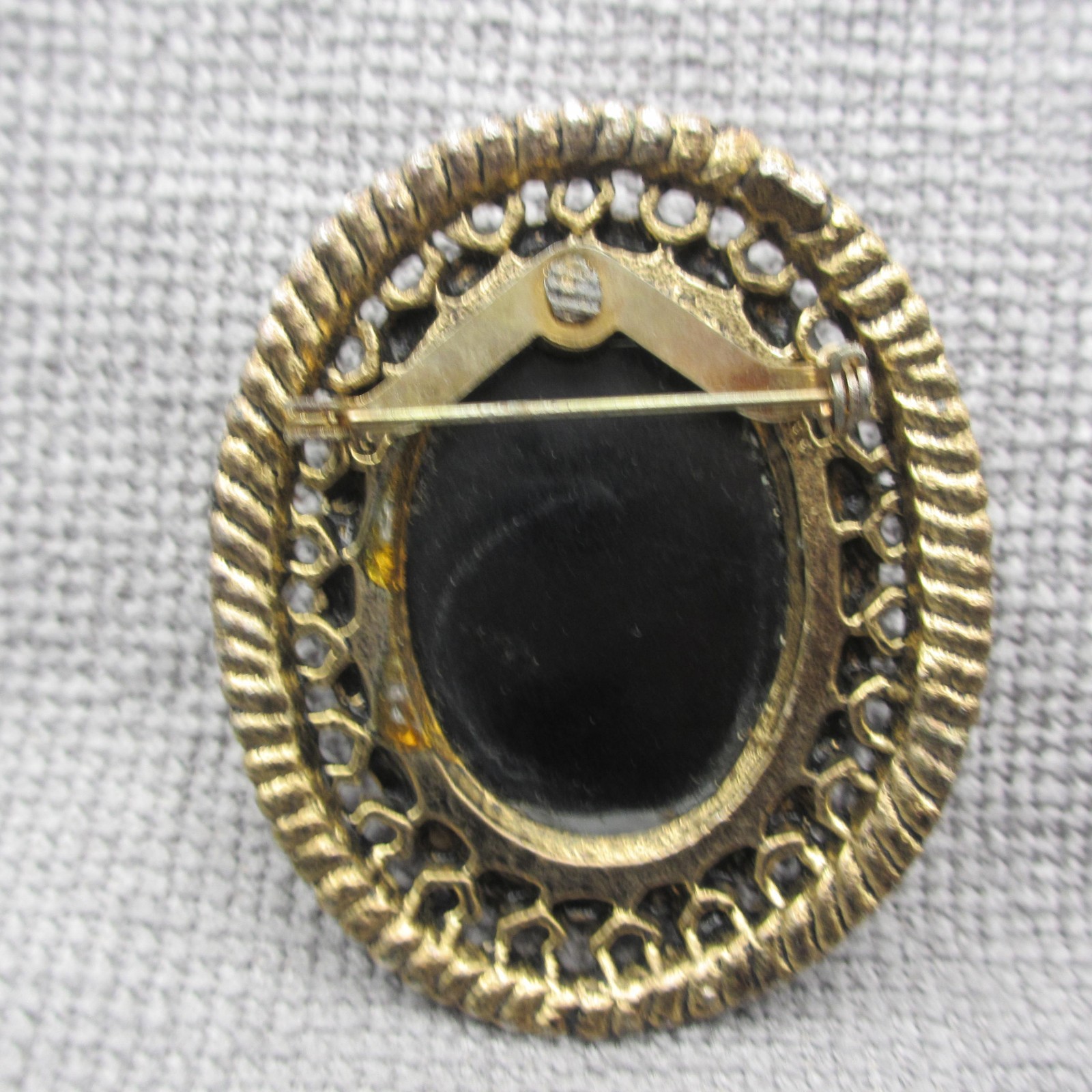 Vintage Cameo Brooch Early Plastic On Black Glass Gold Tone Frame