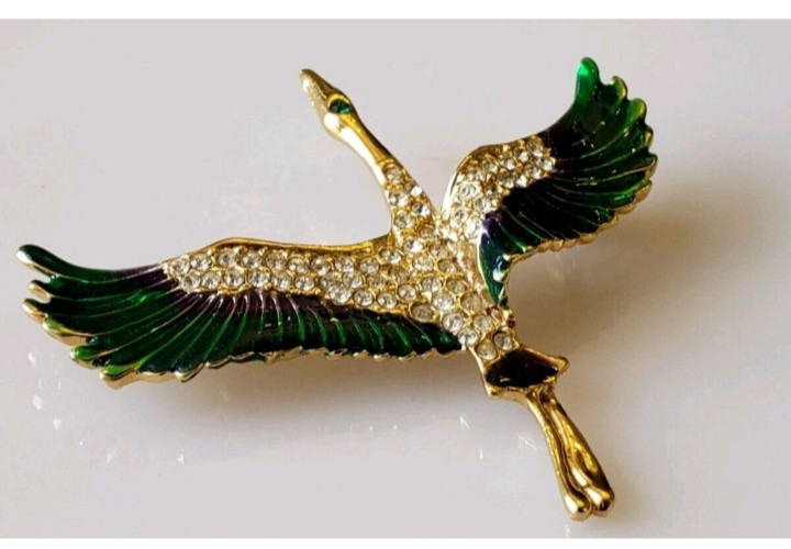 Vtg Giovanni Signed Stork Bird in Flight Gold Plated Enamel Clear Crystal Brooch