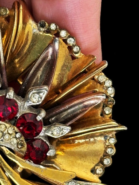 1940s Signed REINAD Gold Plated RED CLEAR CRYSTAL LG Layered FLOWER Pin Brooch