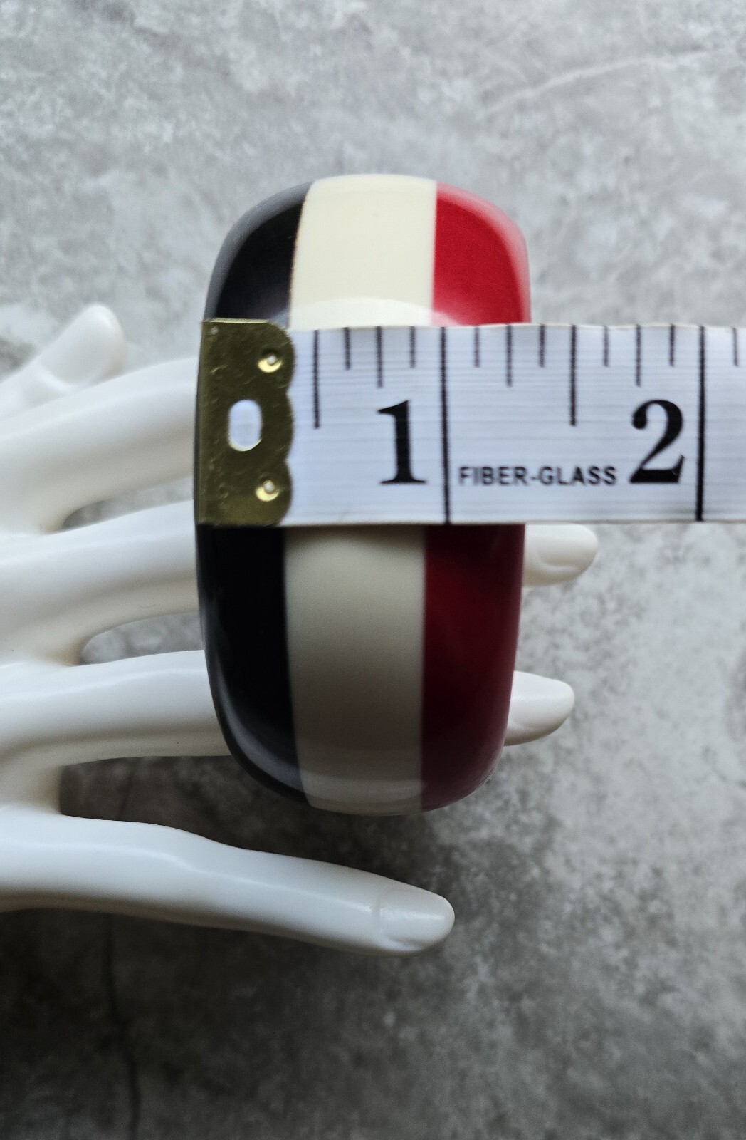 VTG MOD LAYERED STRIPED LAMINATE LUCITE BANGLE BRACELET RED BLACK CREAM STRIPES