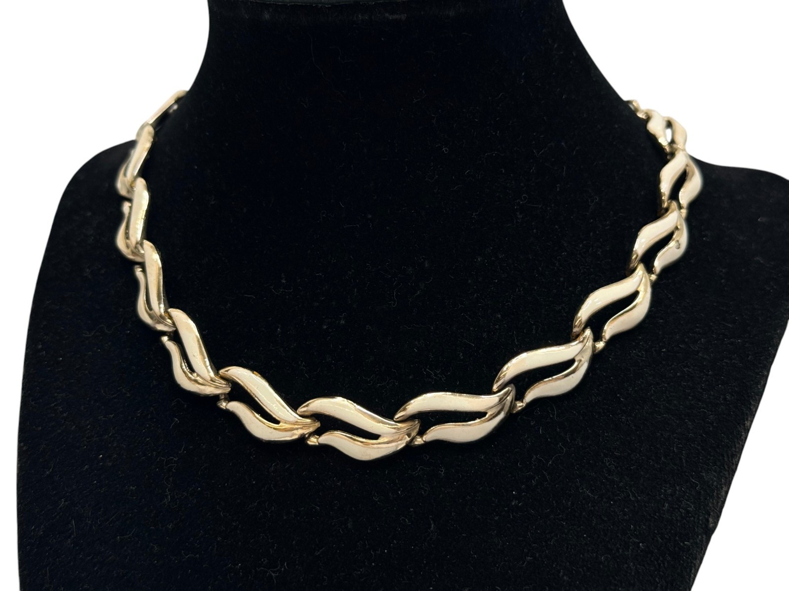 Vintage Choker Necklace Retro Gold Tone Cream Enamel Mid Century Chain 15 inch