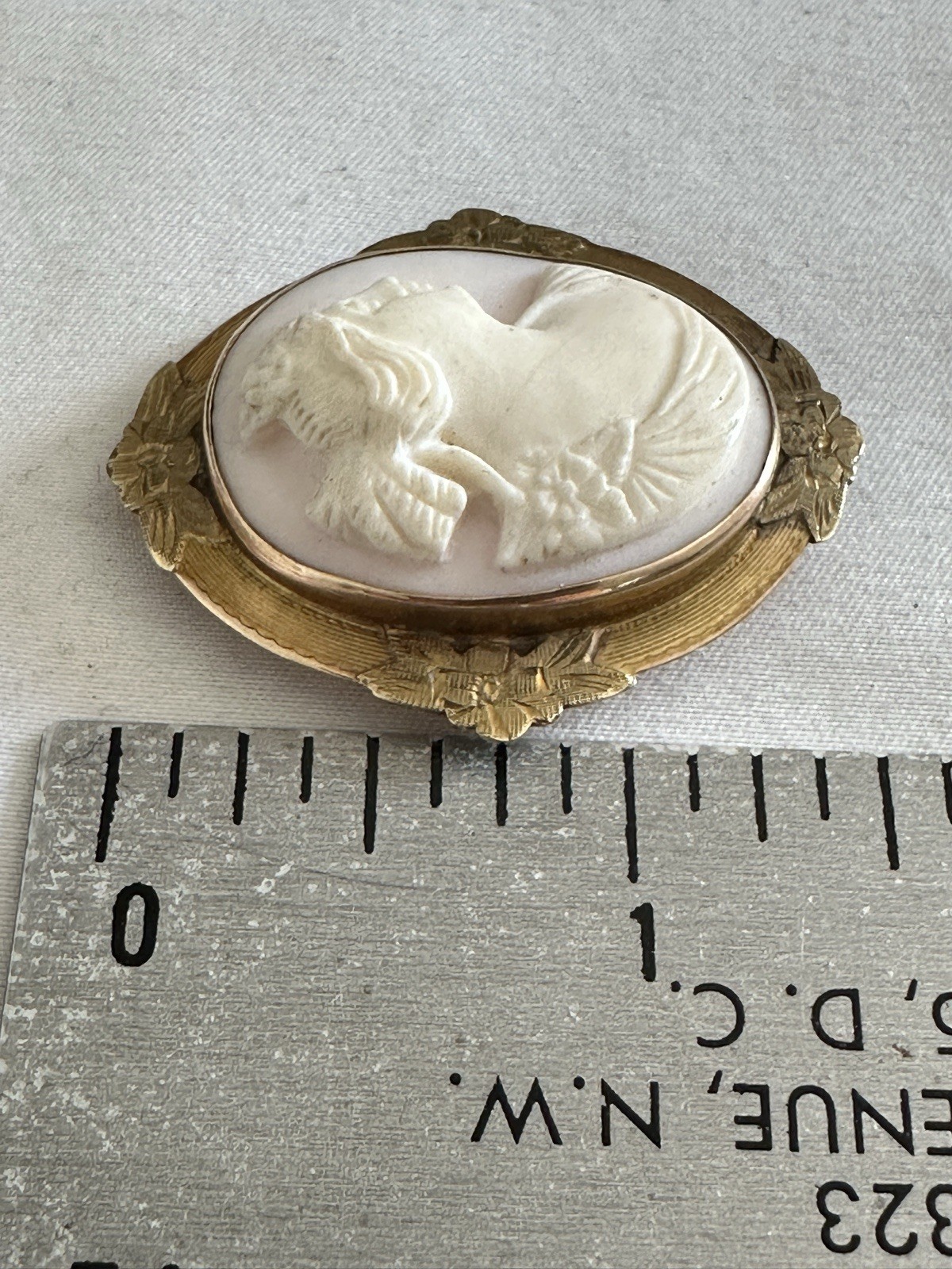 Antique 10K Gold Pink Shell Cameo Brooch Pendant Engraved Gorgeous