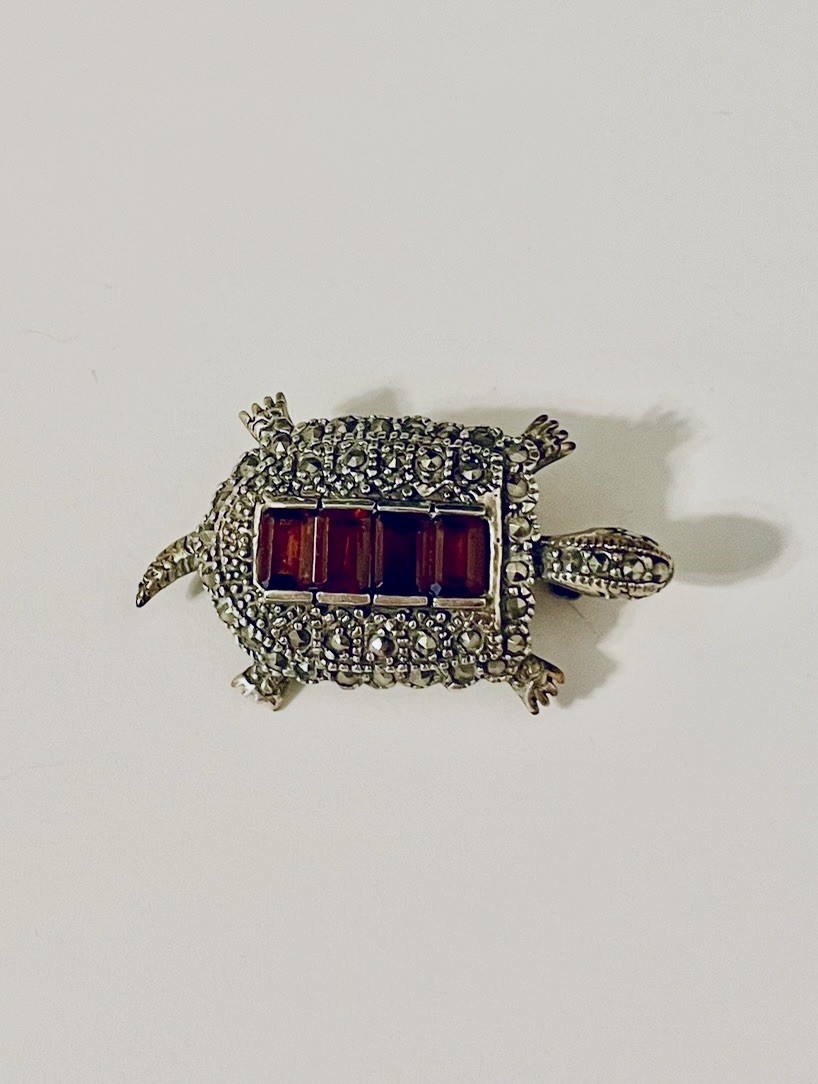 Vintage Signed Sterling Silver 925 TURTLE Red Stones Brooch Pin Fine Jewelry