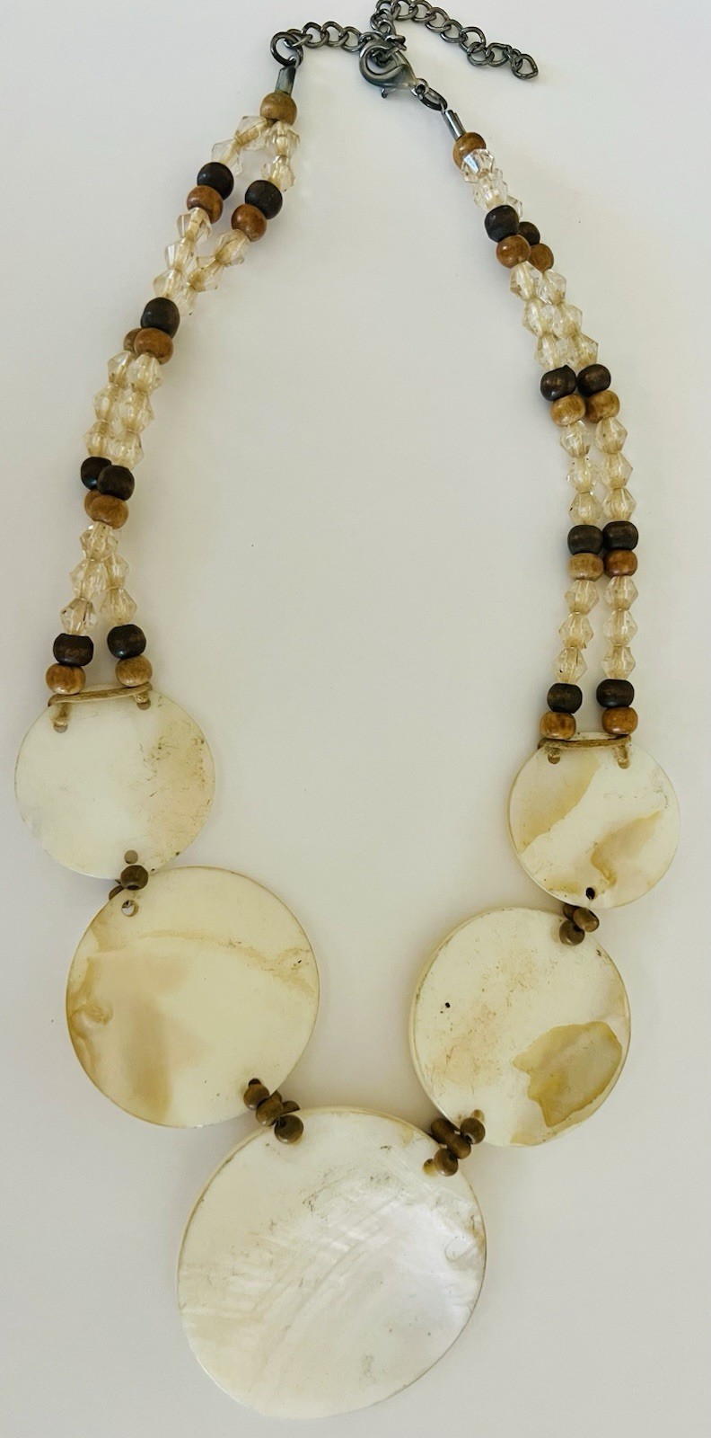 White Round Mother Of Pearl + Bead Necklace Beautiful Colors
