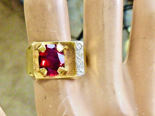 VINTAGE 10K YELLOW GOLD FILLED NEW OLD STOCK 70’S RED & CLEAR STONE RING SIZE 8