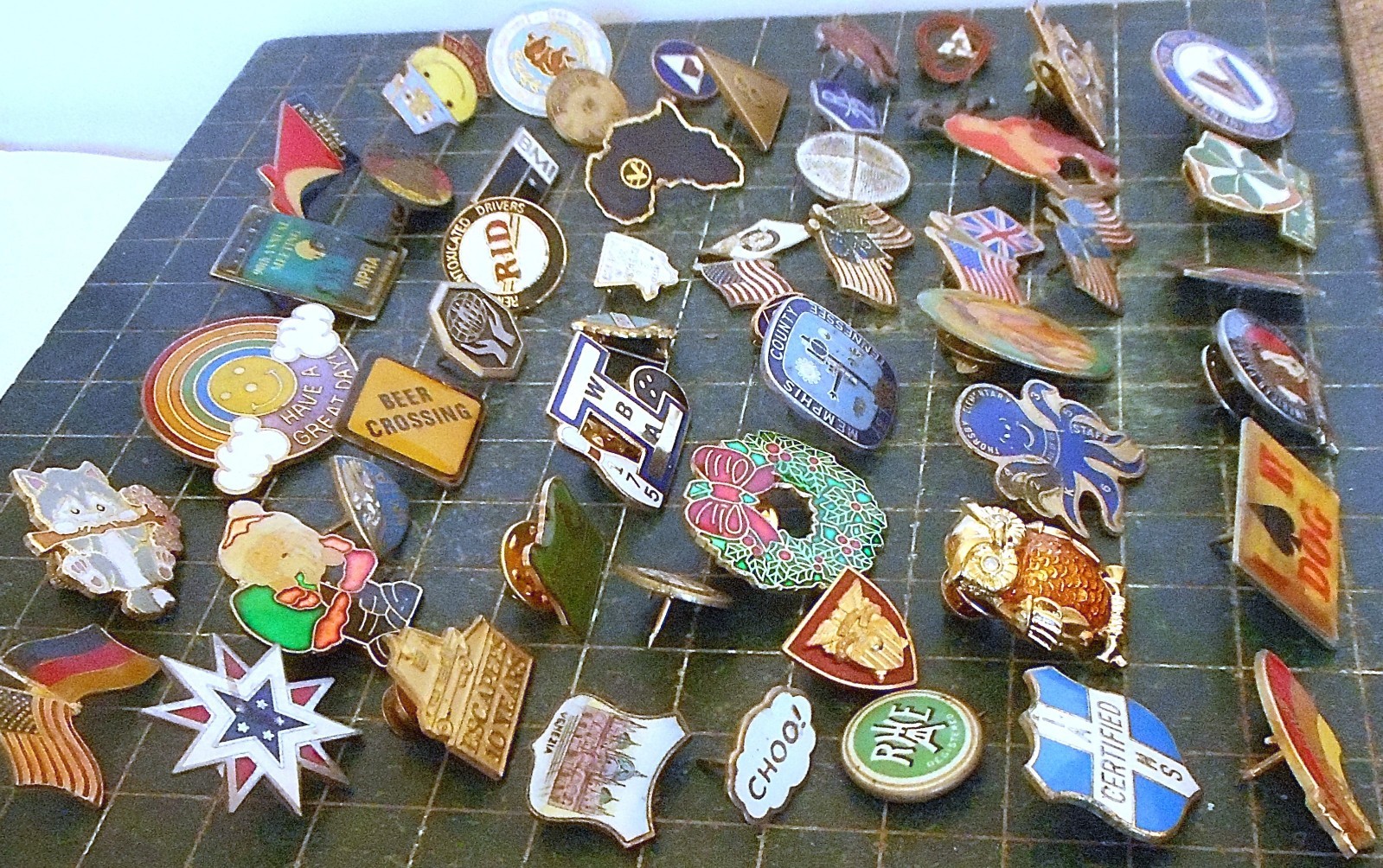 Lot of 80+ pins pinback. Olympics, Raiders, Beer, Flags, Animals, Oddities, Mix
