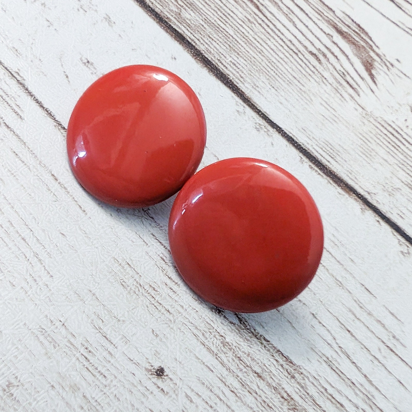 Vintage Earrings For Pierced Ears – Metal Red Circle 0.75″- Broken Stud