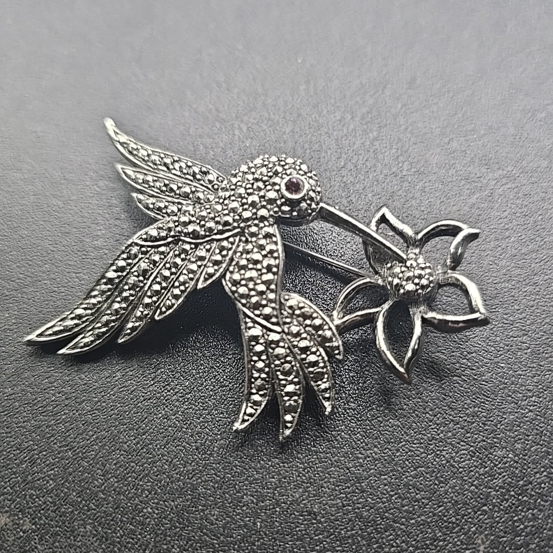 Avon Hummingbird Brooch Silvertone Metal Pin Marcasites Vtg 2.5″ Bird
