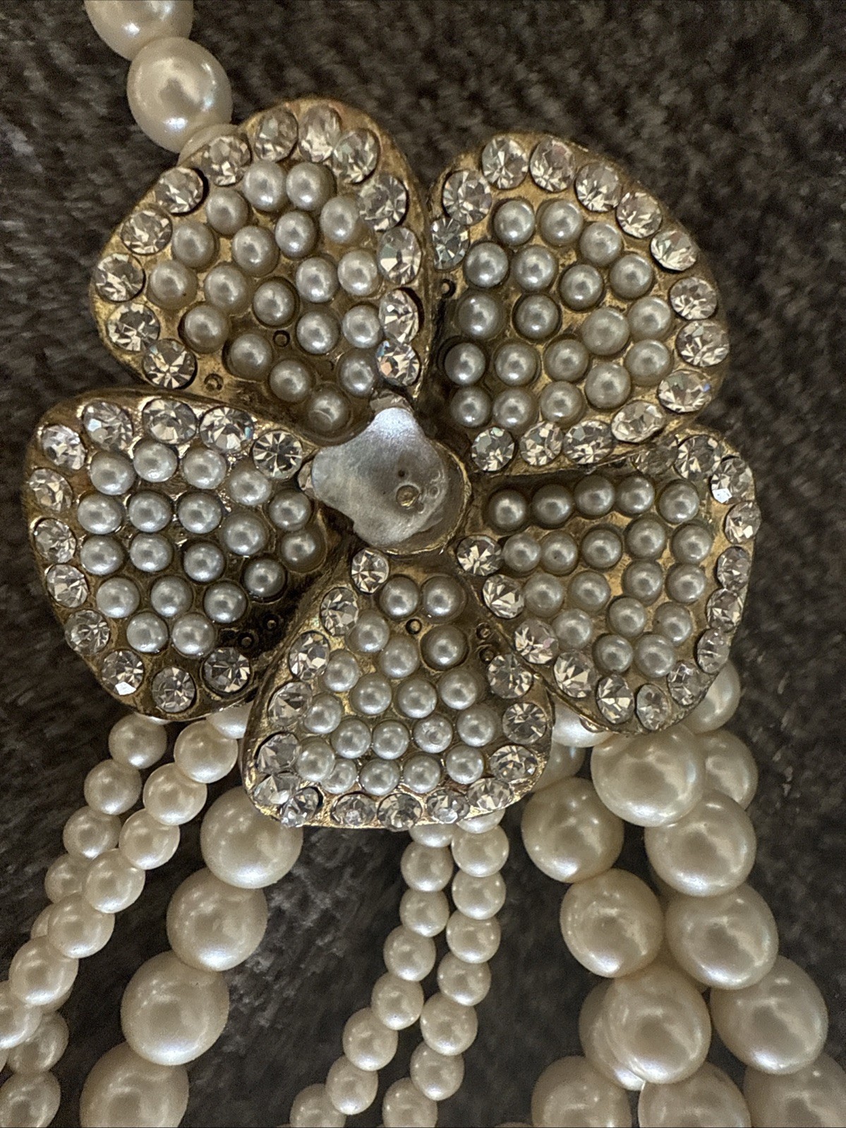 Gorgeous Pearls Necklaces