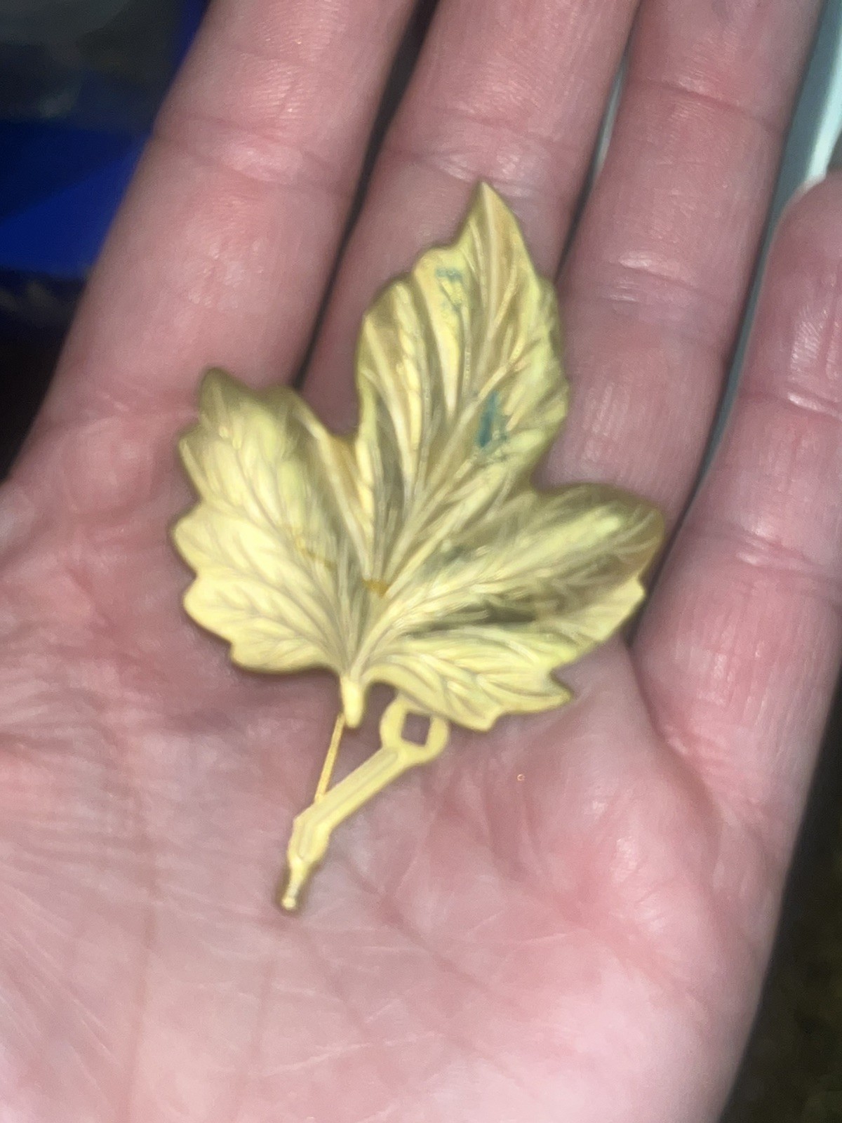 Vintage Gold Toned Maple Leaf Pin Brooch