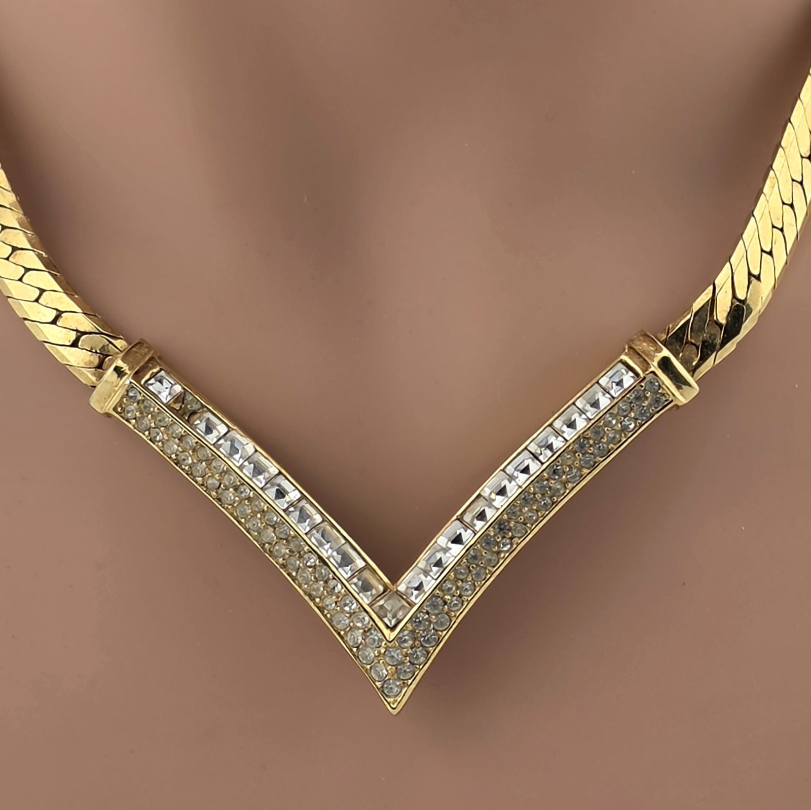 Christian Dior V Shaped Crystal Herringbone Chevron Necklace Vintage 80s