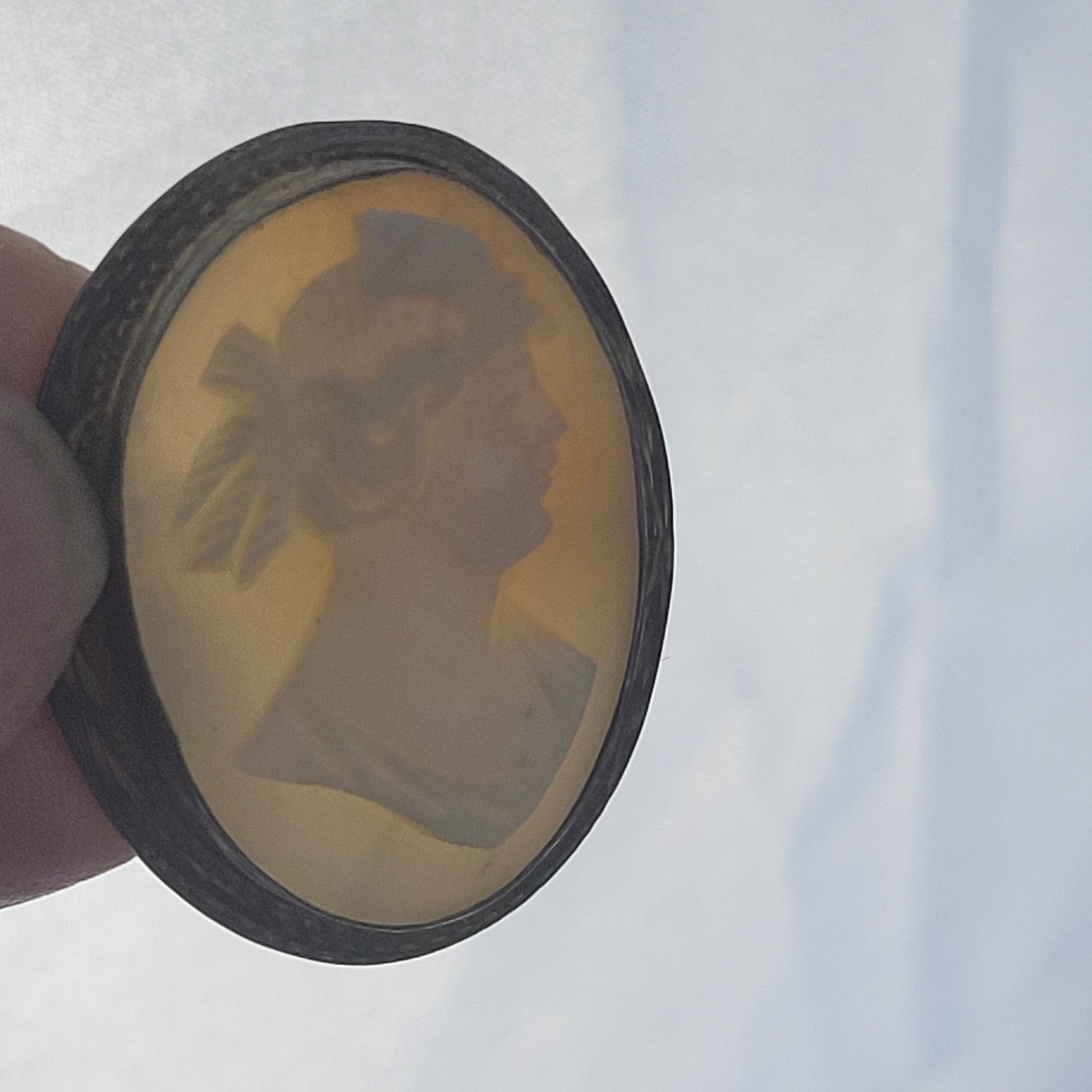 Vintage Cameo Brooch READ