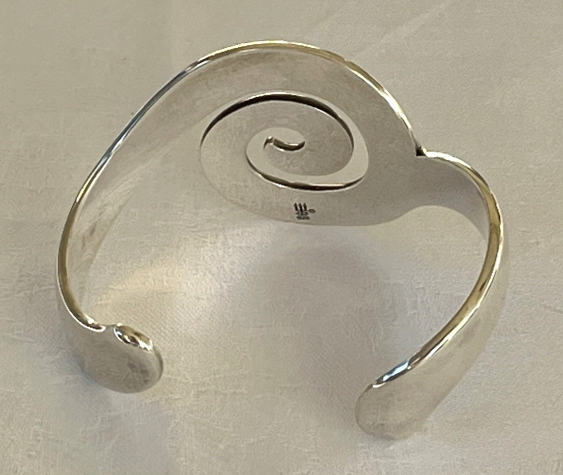 Retired JAMES AVERY Swirl Sterling Silver Bangle Bracelet 50.5g New in Box w/Bag