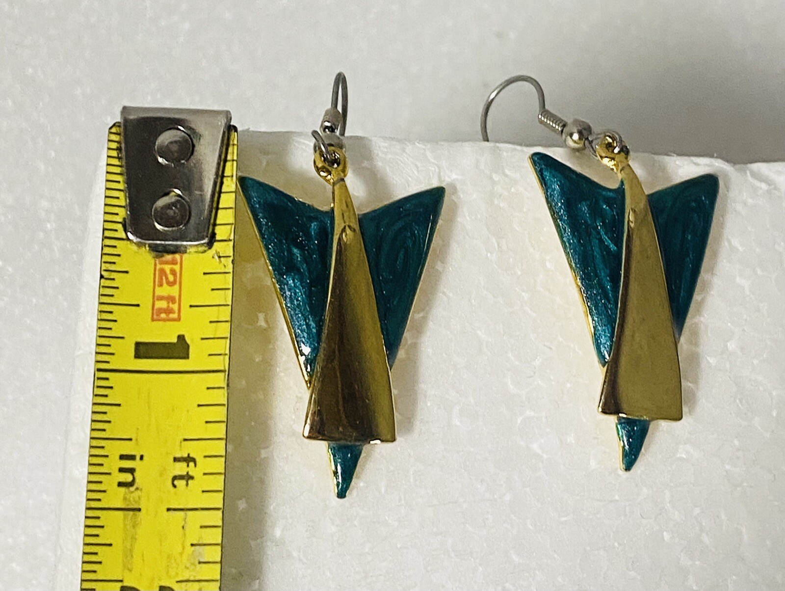 Green Gold Enamel Drop Dangle Wire Earrings VTG