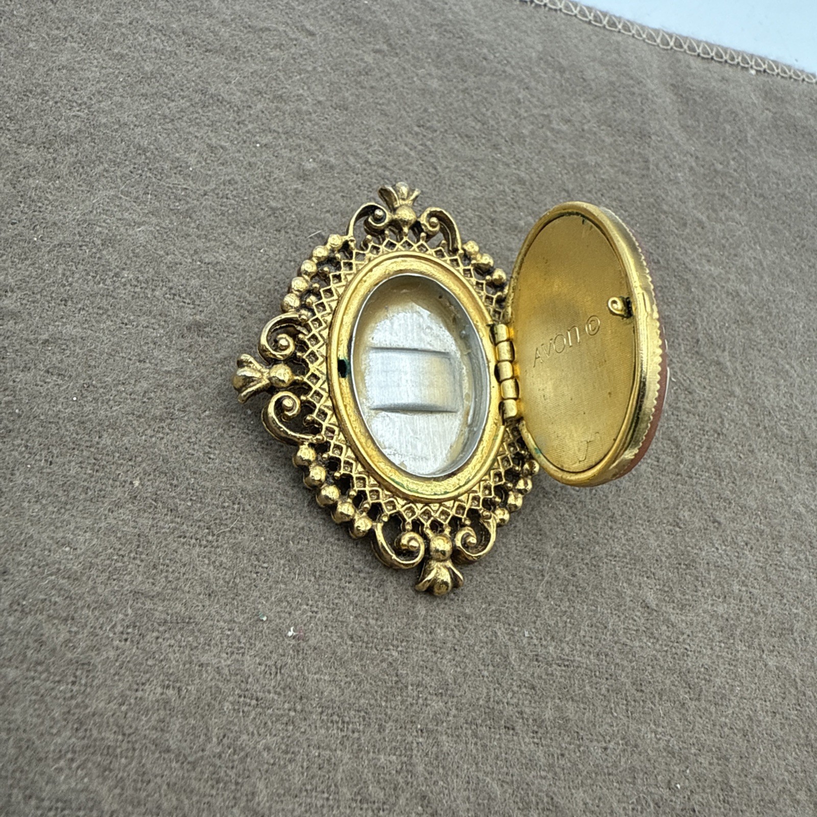 Vintage Avon Cameo Locket Brooch Pin Gold Tone Jewelry
